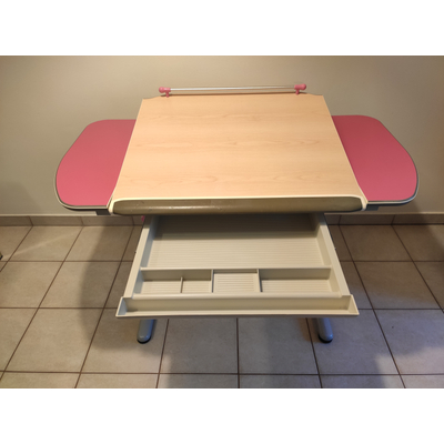 Profi 3 32P319 juhar ergonomikus állítható gyerekasztal, gyerekíróasztal, rózsaszín kiegészítőkkel